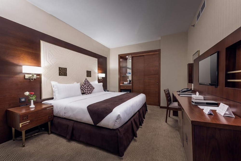 Studio Room City or Patio View